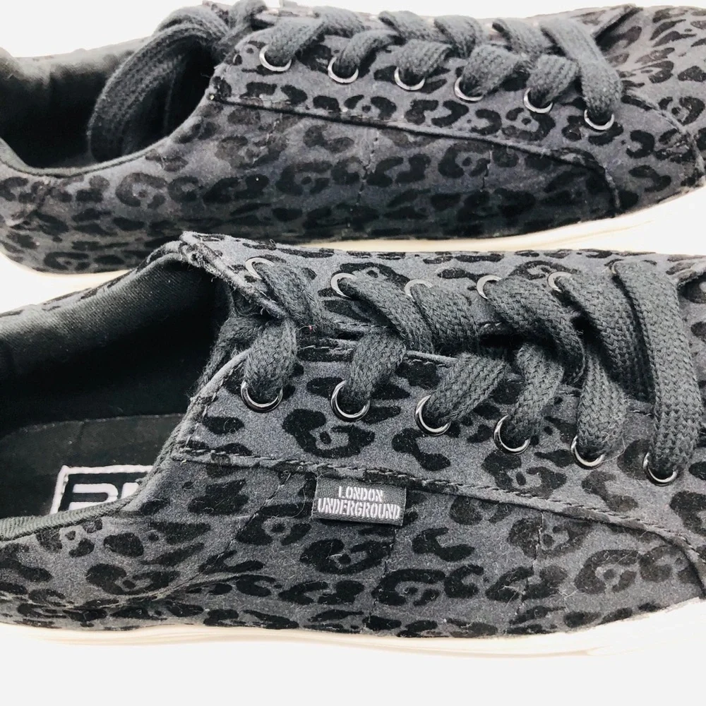 LONDON UNDERGROUND WOMENS BLACK SNEAKERS SIZE 9.5M